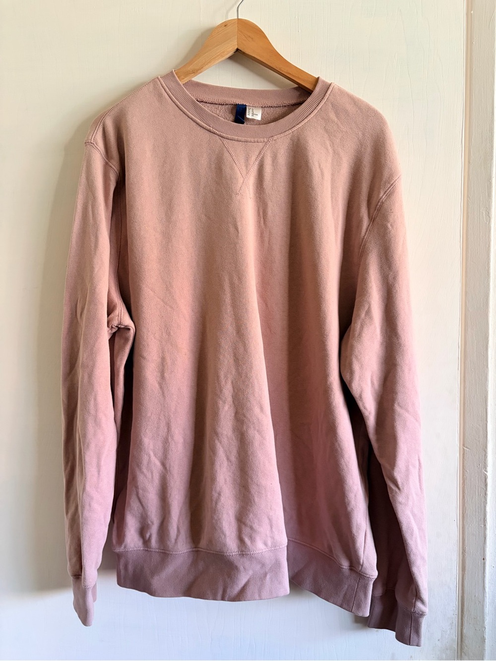 Divided Men's Crewneck Sweater in Mauve Pink